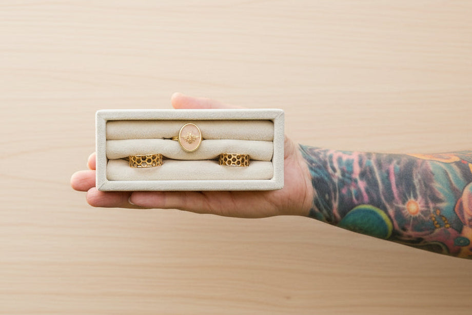 Hive-inspired Rings