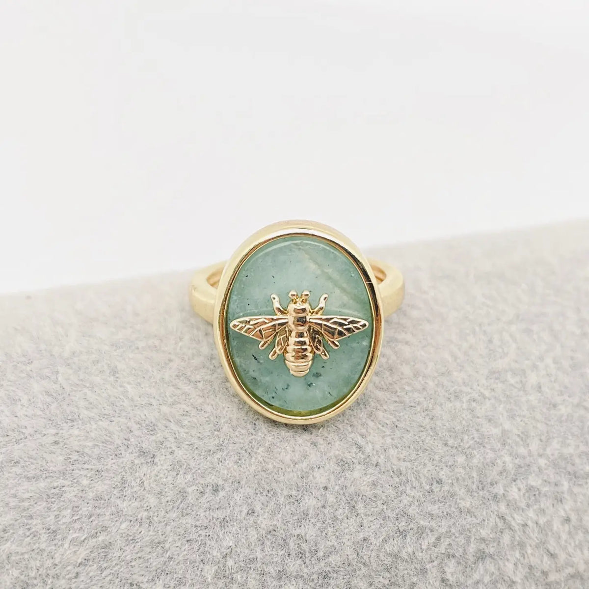 Hive-inspired Rings